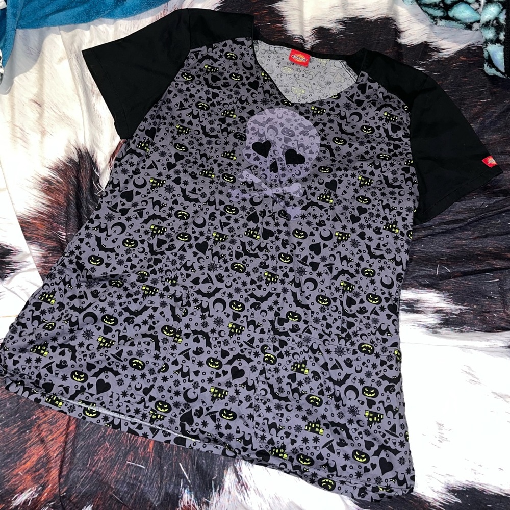 Dickies Halloween scrub top small